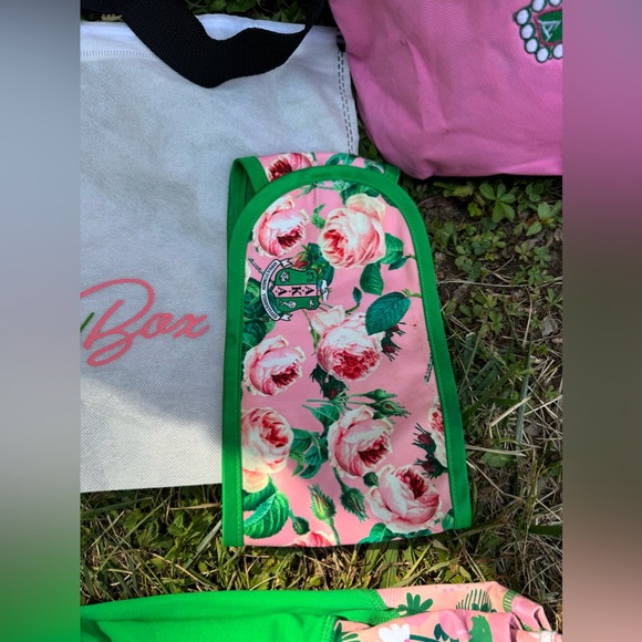 Xl Ultimate AKA Bundle: Stylish, Functional, and Fun! - Picture 12 of 13